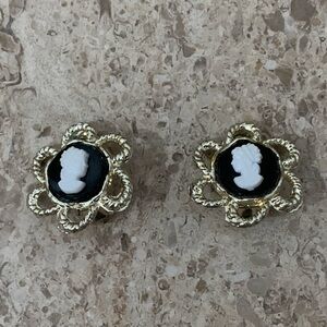 Vintage Black and White Cameo Clip On Earrings